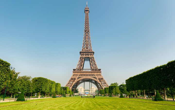 Jadi Daya Tarik Prancis, Menara Eiffel ‘Panen’ Keluhan Dari Wisatawan Selama Pandemi