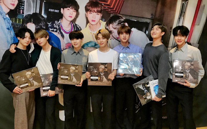 BTS Bahas Kesuksesan 'Dynamite' yang Dua Pekan Puncaki Chart Billboard, Bang Si Hyuk Sampai Nangis