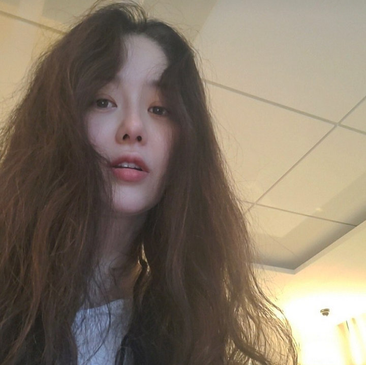 Berusia 50 Tahun, Visual Muda Go Hyun Jung di Selfie Baru Kejutkan Netizen