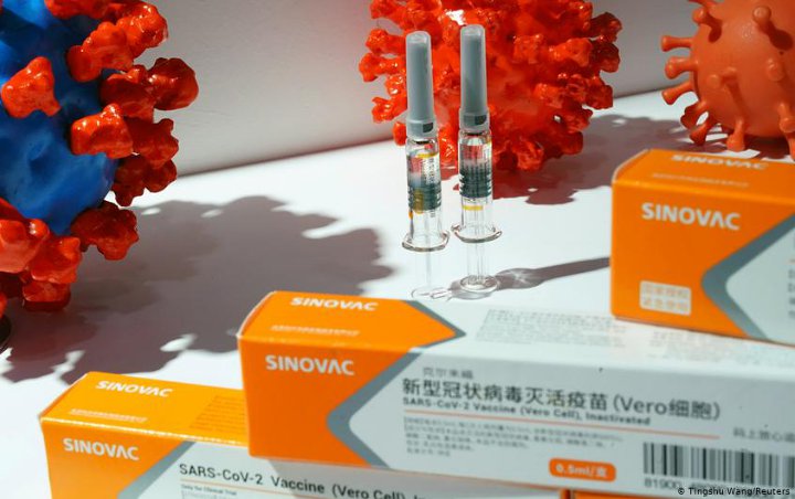 Penerima Vaksin COVID-19 di Tiongkok Keluhkan Efek Samping