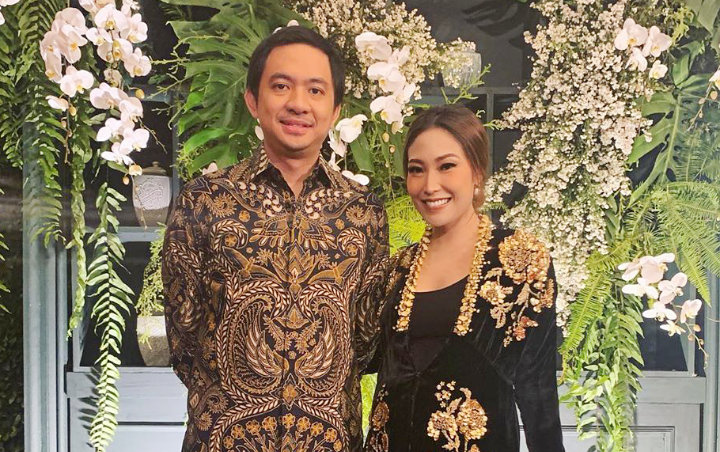 Cerita Kocak Ayu Dewi 'Terpaksa' Terima Lamaran Sang Suami Karena Dapat Ancaman