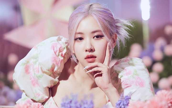 Foto Album Beredar, Rose BLACKPINK Cantik Banget Bergaya Natural dan Berantakan