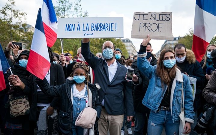 Warga Prancis Gelar Demo Usai Insiden Guru Dipenggal Akibat Bahas Kartun Nabi Muhammad