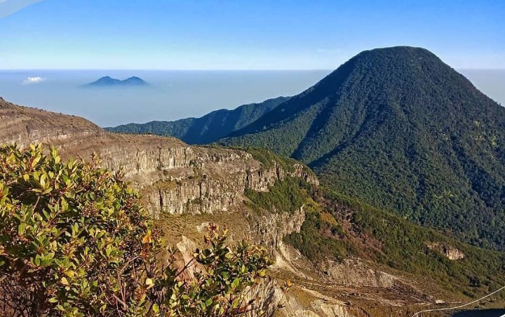Ada Pendaki Berfoto Bugil, TN Gunung Gede Pangrango Tempuh Jalur Hukum