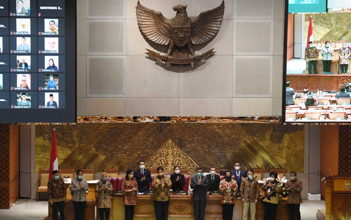 ‘Drama’ UU Ciptaker, DPR Disindir Sedang Main Sinetron Kejar Tayang
