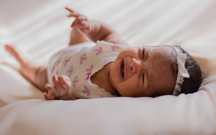Jangan Panik Apalagi Kesal, Lakukan 7 Tips Jitu Ini Untuk Menenangkan Bayi yang Rewel di Malam Hari
