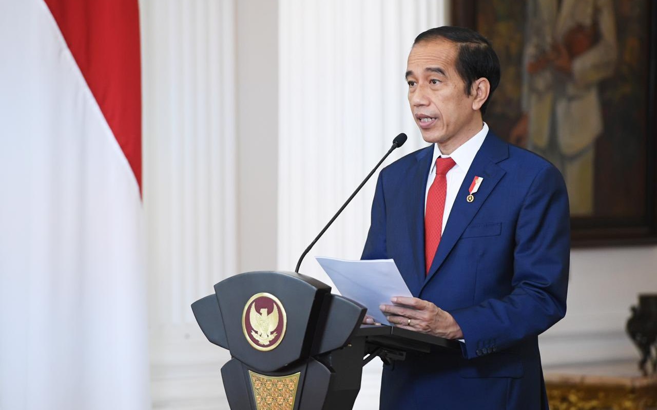 Pandemi COVID-19, Jokowi Kritik Pedas Kepala Daerah yang Malah Ikut Berkerumun