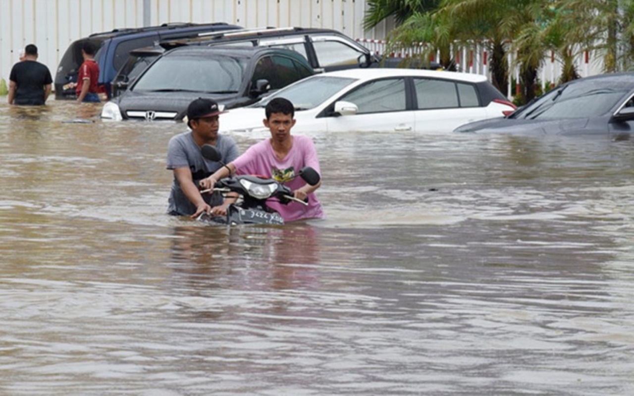 Medan Diterjang Banjir Bandang, 5 Orang Meninggal Hingga Ribuan Rumah Terendam