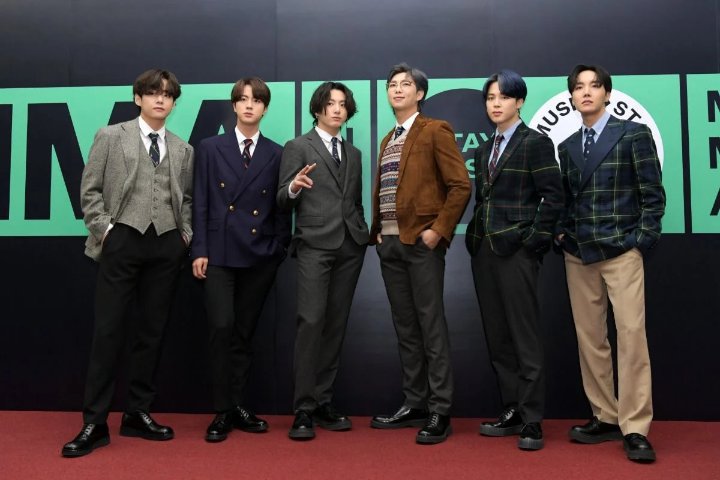 Melon Music Awards 2020: Penampilan BTS Tuai Pujian, RM Dibilang Mirip Profesor