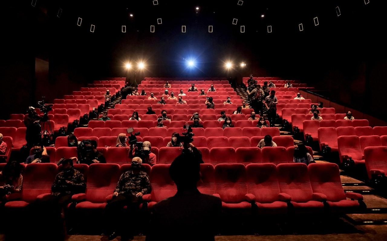 Zona Oranye, Tangerang Tetap Buka Bioskop Dengan Kapasitas 30 Persen