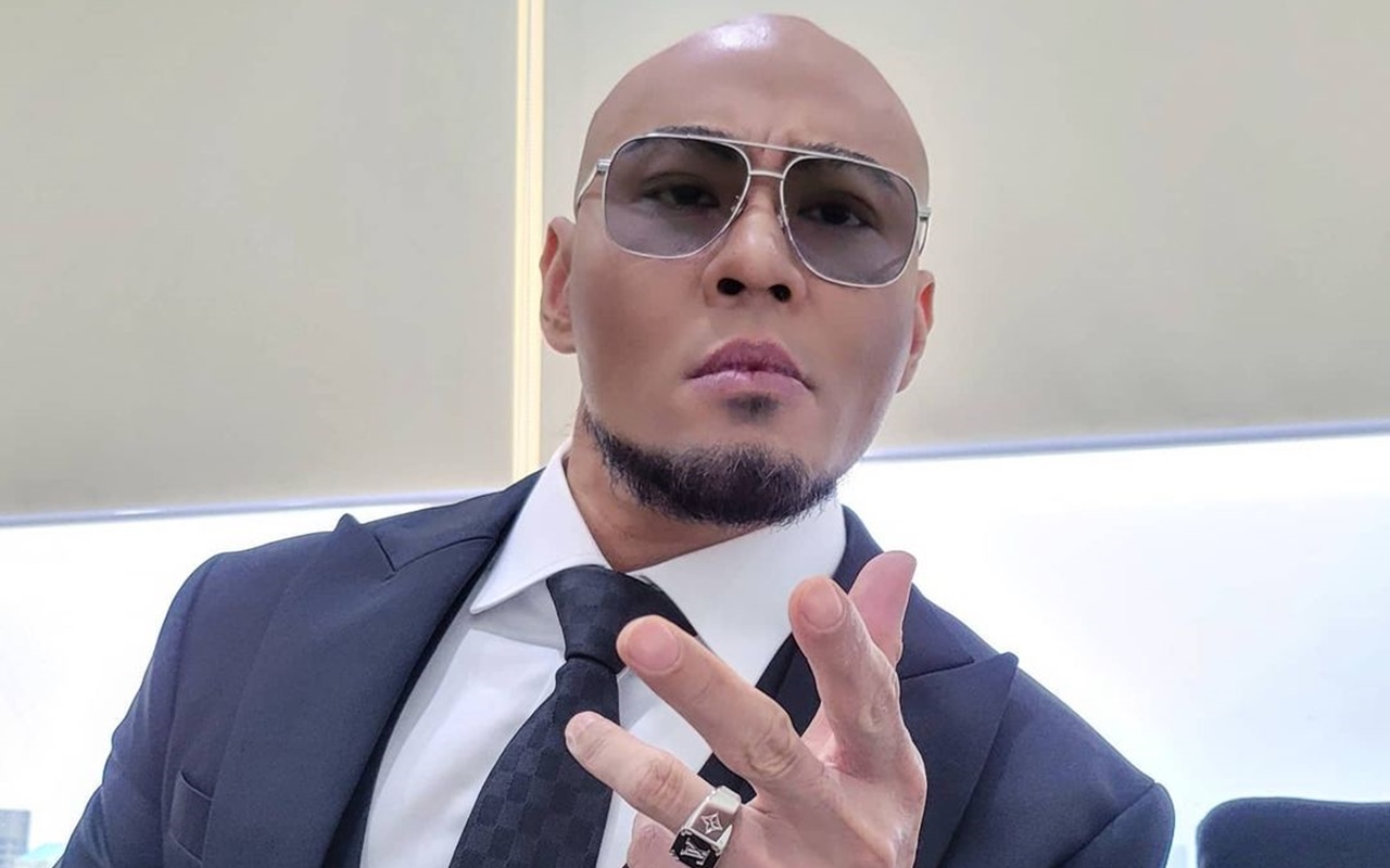 Deddy Corbuzier Komentari Jokowi Berikan Vaksin Covid-19 ...