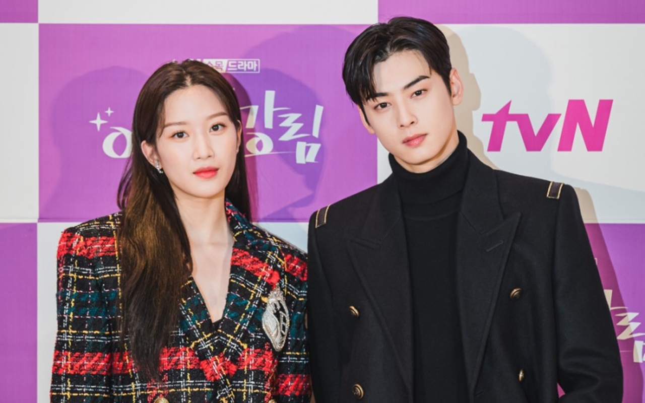 Teriakan Melengking Moon Ga Young Buat Cha Eunwoo Terkejut