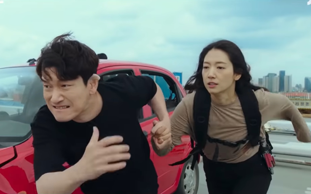 Cho Seung Woo dan Park Shin Hye Hadapi Makhluk Misterius di Teaser 'Sisyphus: The Myth'