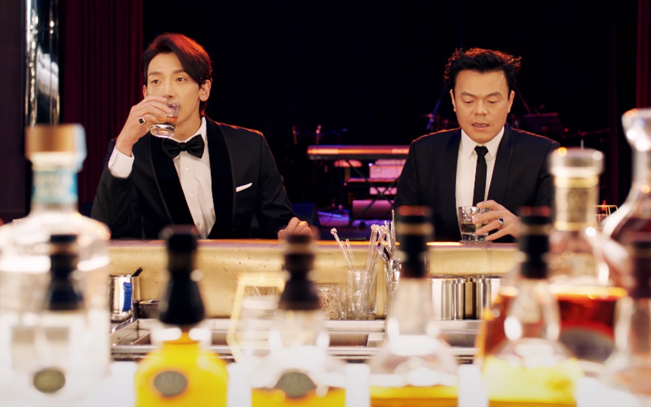Rain dan Park Jin Young Tampilkan Koreografi Keren Dan Seru Di MV Kolaborasi 'Switch To Me'
