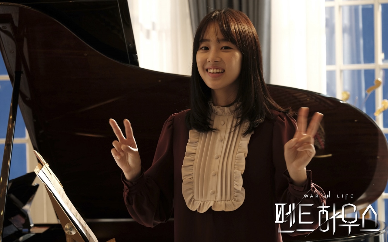 Choi Ye Bin Pemeran Karakter Ha Eun Byul Tak Percaya 'Penthouse' Season 1 Tamat