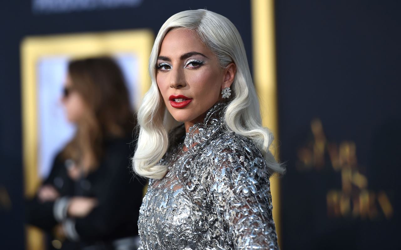 Lady Gaga Lantang Ajak Fans Serukan Pemakzulan Trump