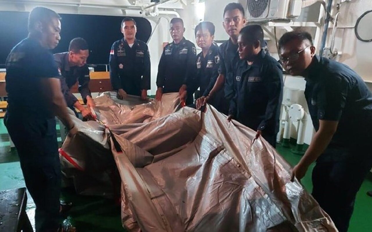 Kapal Kemenhub Temukan Serpihan Daging Hingga Seluncur Darurat Diduga Milik Sriwijaya Air SJ182