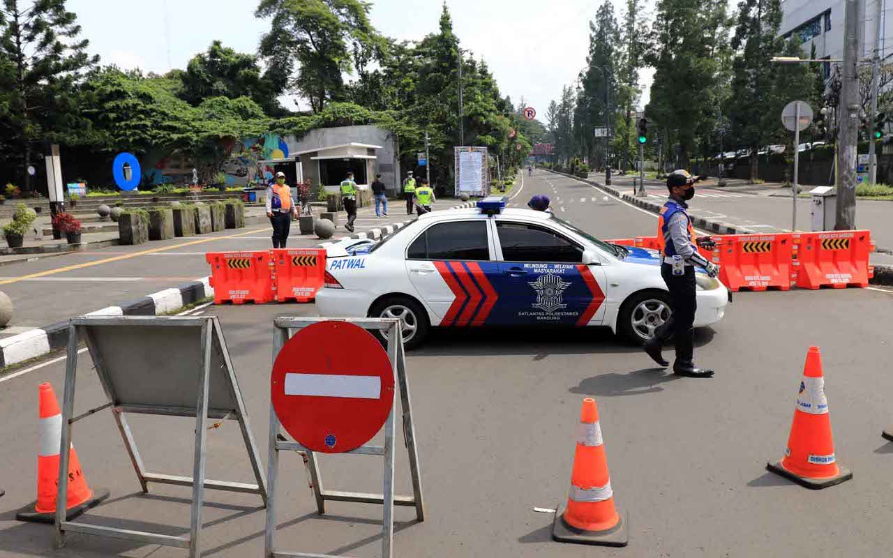 Mulai PSBB Ketat Hari Ini, PKL di Jakarta Wajib Pakai Masker-Sarung   Tangan
