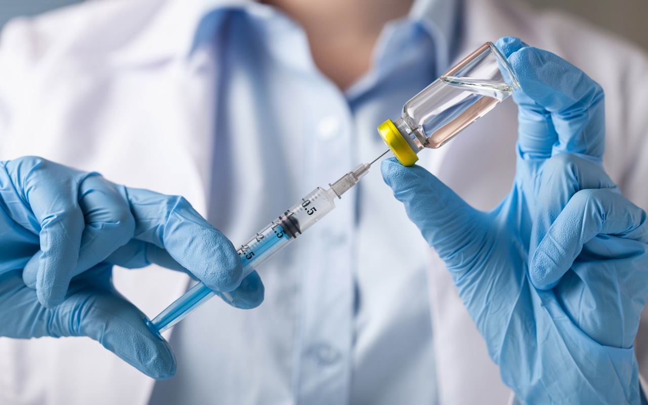 Akui Tak Ada Keluhan Pasca Disuntik, Ketua IDI Beber Jadwal Vaksinasi Dosis Kedua