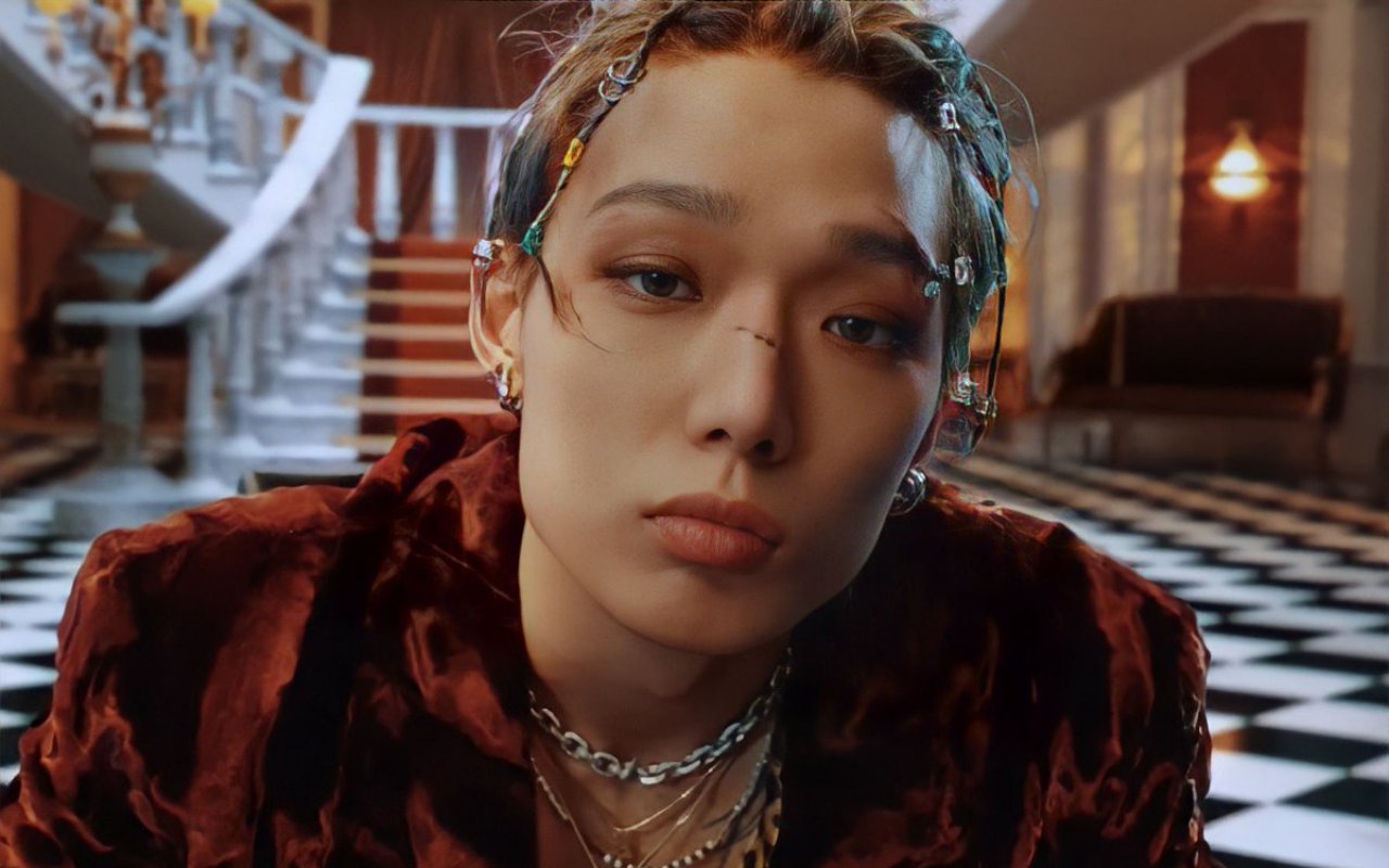 Bobby iKON Tampak Bingung Mencari Sesuatu Dalam Teaser MV Comeback Solo 'U MAD'
