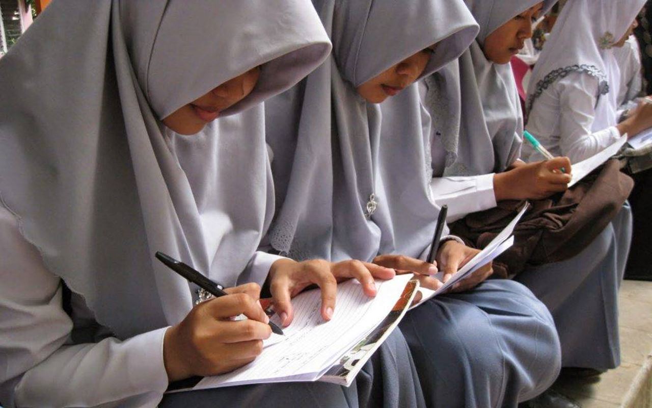 Wajib Jilbab Siswi Nonmuslim di Padang Sudah Ada Sejak Lama, Ternyata Karena Alasan Tak Terduga Ini