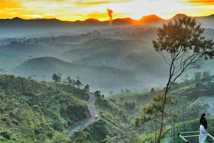 7 Destinasi Wisata Negeri  di Atas  Awan  dengan Pemandangan 