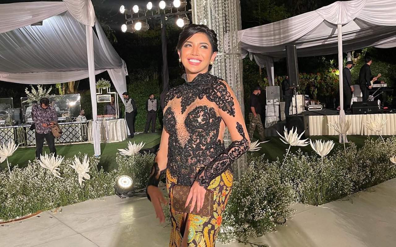 Millendaru Tampil Anggun Pakai Kebaya Saat Kondangan, Ussy Sulistiawaty Ikut Beri Komentar