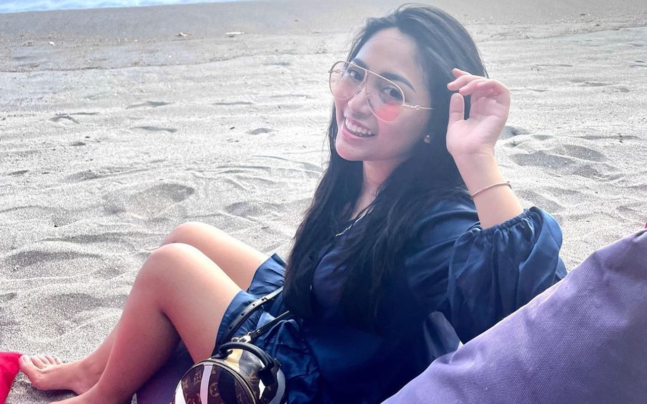 Lagi Liburan, Rachel Vennya Panik Anak-anaknya Kebanjiran Bareng Mantan Suami