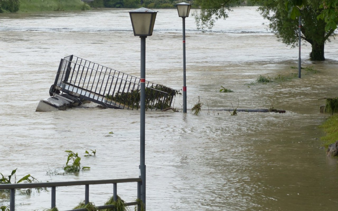 Korban Banjir Jebolnya Tanggul Citarum Diminta Cari Helipad Jika Butuh Evakuasi