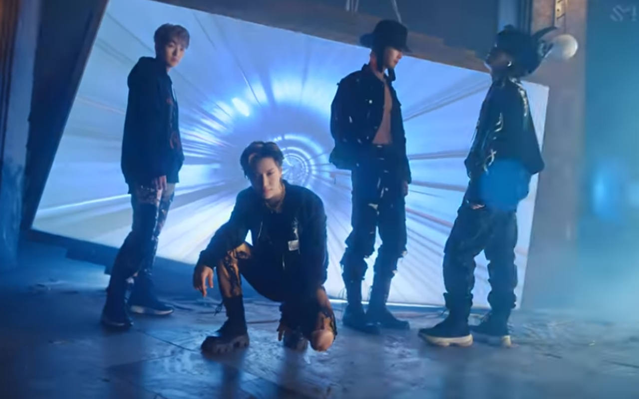 SHINee Usung Gaya Musik Berbeda di MV 'Don't Call Me', Minho Manjakan Fans dengan Bodi Seksi