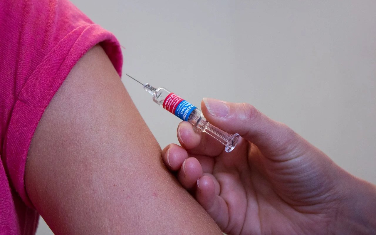 WNA Boleh Ikut Vaksin COVID-19 Gratis di Indonesia, Apa Syaratnya?