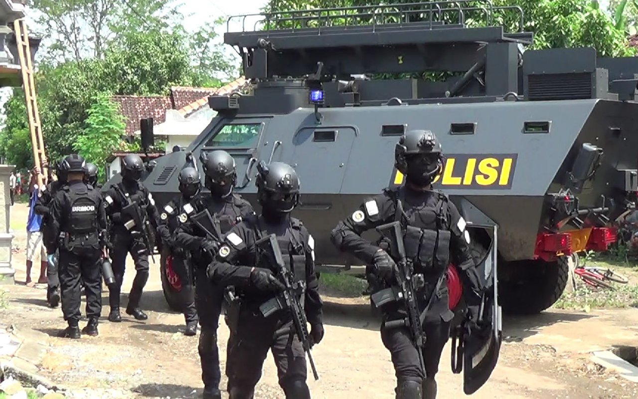 Densus 88 Antiteror Amankan Terduga Teroris di Rungkut Surabaya, Panah Hingga Samurai Disita