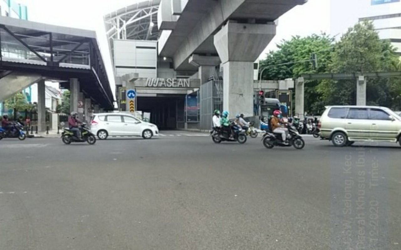 Ramai Tunanetra Tabrak Truk di Trotoar Jalan Fatmawati-Blok M, Pemprov DKI Diminta Bertindak