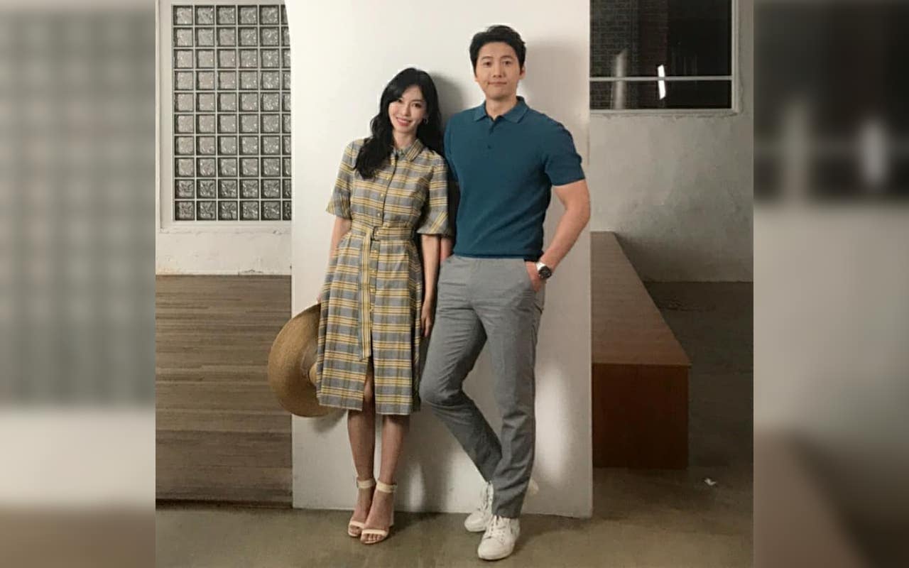 Imut Banget, Kim So Yeon Salting Ada Suaminya Lee Sang Woo di Lokasi 'Penthouse'