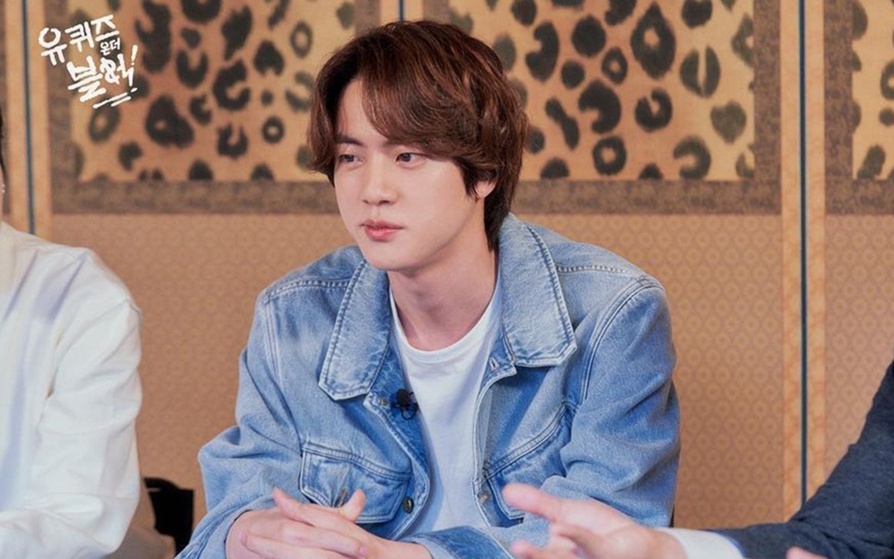 Jin BTS Tetap Kece Meski Kenakan Pakaian Aneh, Penggemar Beri Pujian: Cuma  Seokjin yang Bisa - TribunTrends.com