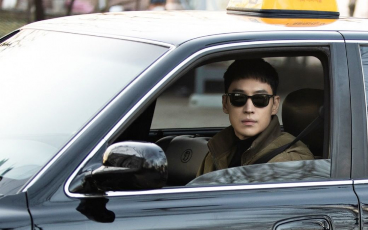 Lee Je Hoon Antusias Syuting Adegan Aksi 'Taxi Driver' Meski Sering Terluka, Ini Alasannya