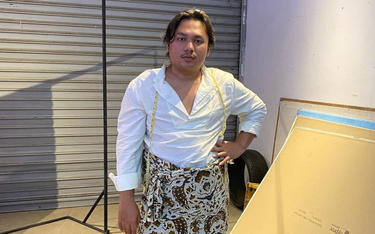 Selebgram Keanu Agl Dikecam Tokoh Adat Melayu Gara-gara Busana Tak Sopan, Sudah Minta Maaf?