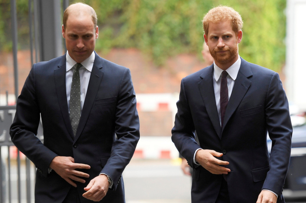Pangeran Harry & Pangeran William Akan Berjalan Berdampingan Mengantarkan Peti Mati Pangeran Philip