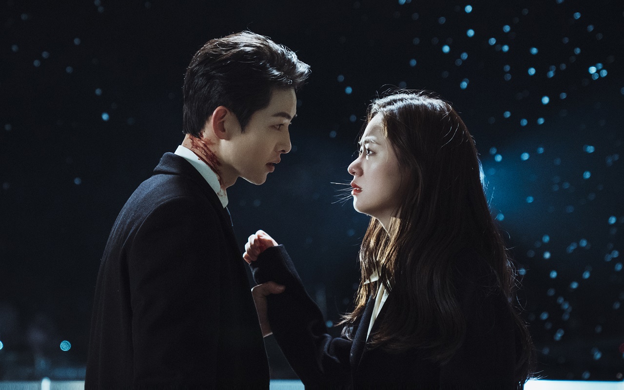 Reaksi Jeon Yeo Bin Dipuji Cantik Oleh Song Joong Ki di Lokasi 'Vincenzo' Jadi Perbincangan
