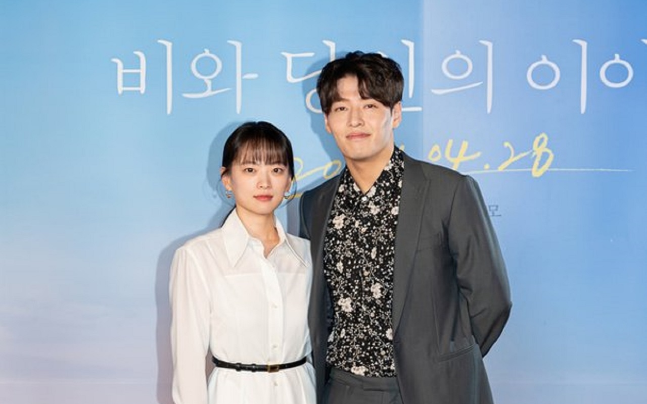 Terlibat Romansa, Kang Ha Neul Dibuat Syok dengan Kepribadian Chun Woo Hee di Lokasi 'Endless Rain'