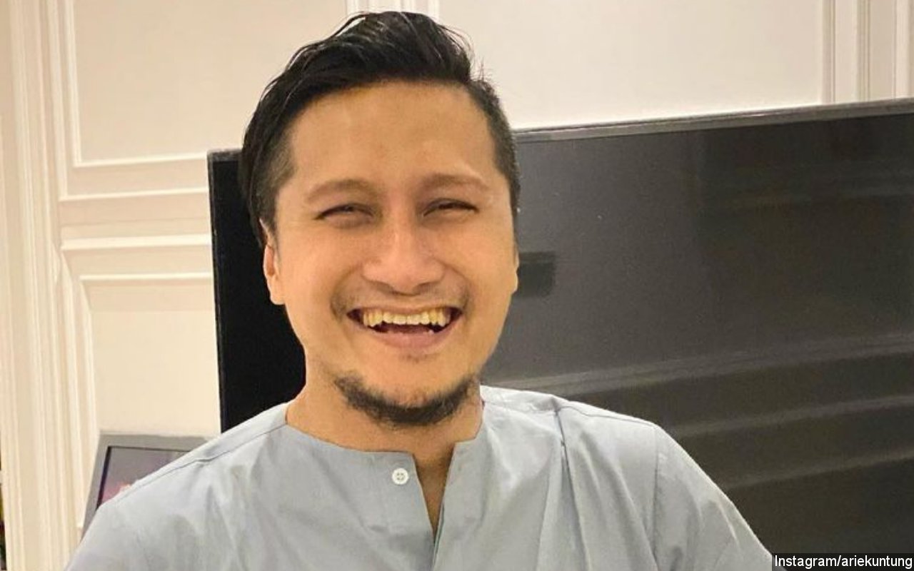 Begini Reaksi Arie Untung Soal Pernikahan 'Mendadak' Ustaz Abdul Somad