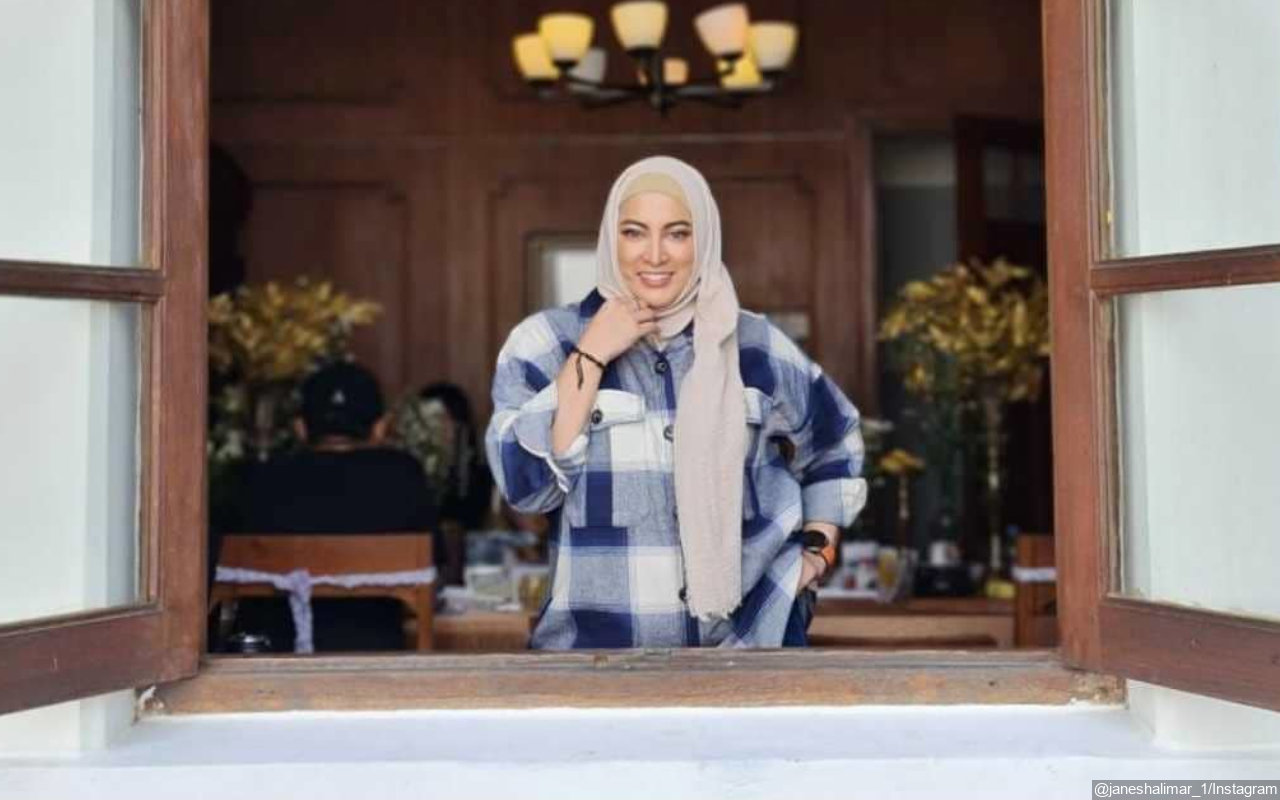 Jane Shalimar Santai Kena Nyinyir Usai Foto Tanpa Hijab Beredar, Curhat Punya Masalah Kulit Kepala