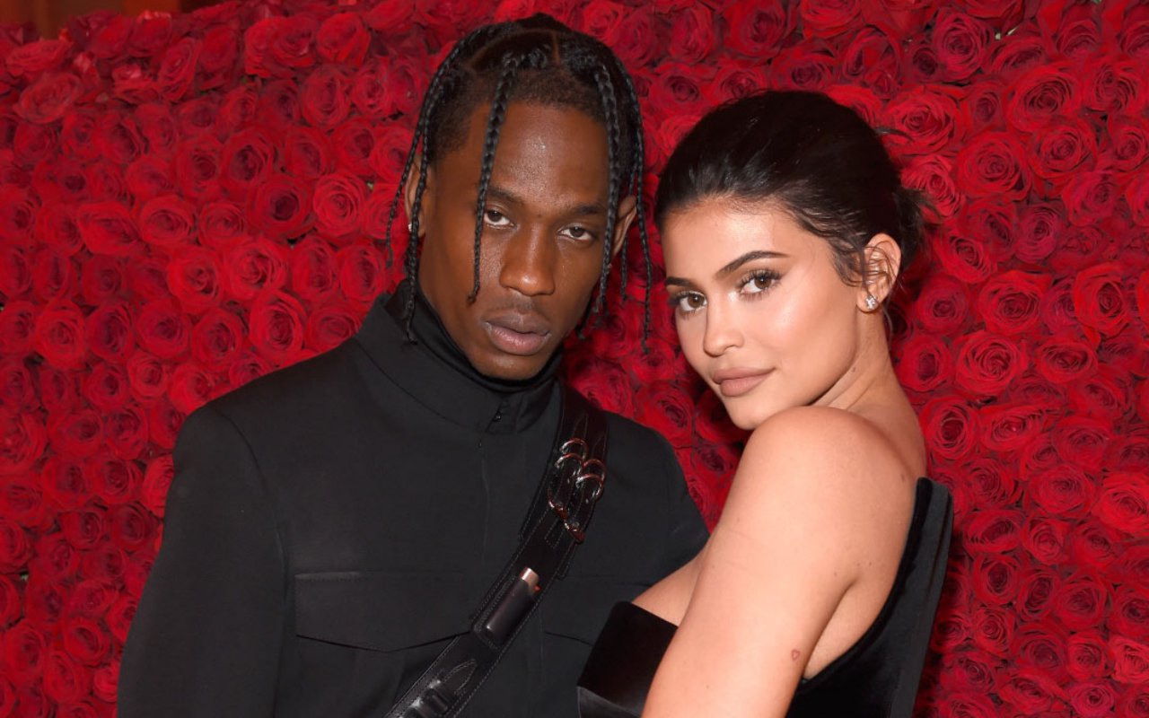 Sudah Berpisah, Kylie Jenner Ikut Rayakan Pesta Ulang Tahun Travis Scott