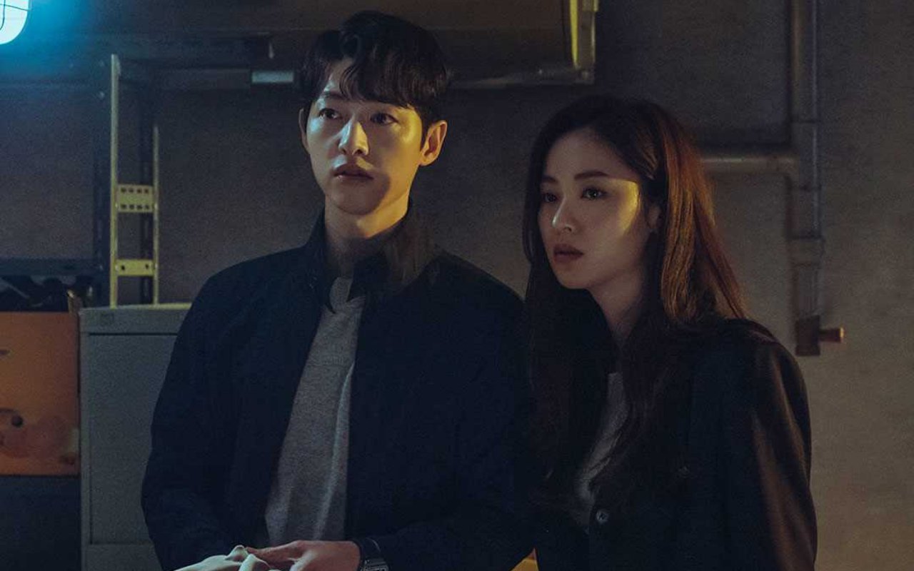 Kelewat Uwu, Song Joong Ki Langsung Peluk Jeon Yeo Bin Usai Syuting Terakhir 'Vincenzo'