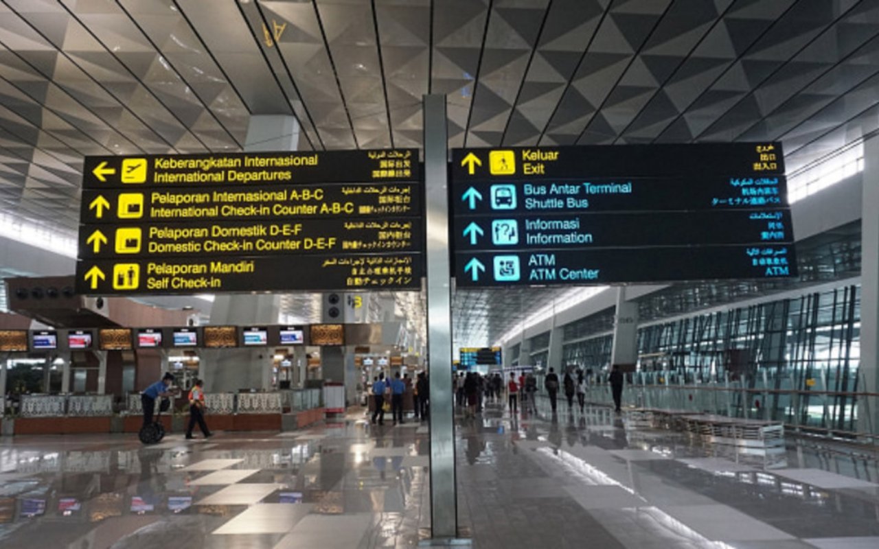 Ribuan Masyarakat Padati Bandara Soetta Jelang Pemberlakuan Larangan Mudik 2021