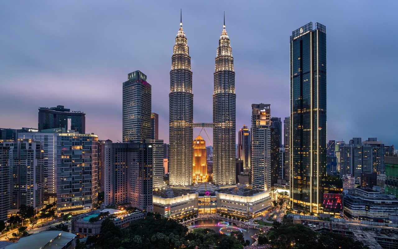 Kasus COVID-19 Naik Lagi, Malaysia Izinkan Kunjungan Hari Raya Hingga Ziarah Makam