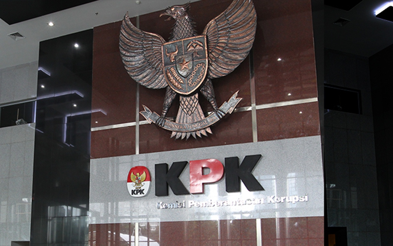 Heboh Puluhan Pegawai Gagal Tes ASN, Posisi Foto Jokowi-Ma'ruf di Konpers KPK Justru Jadi Sorotan