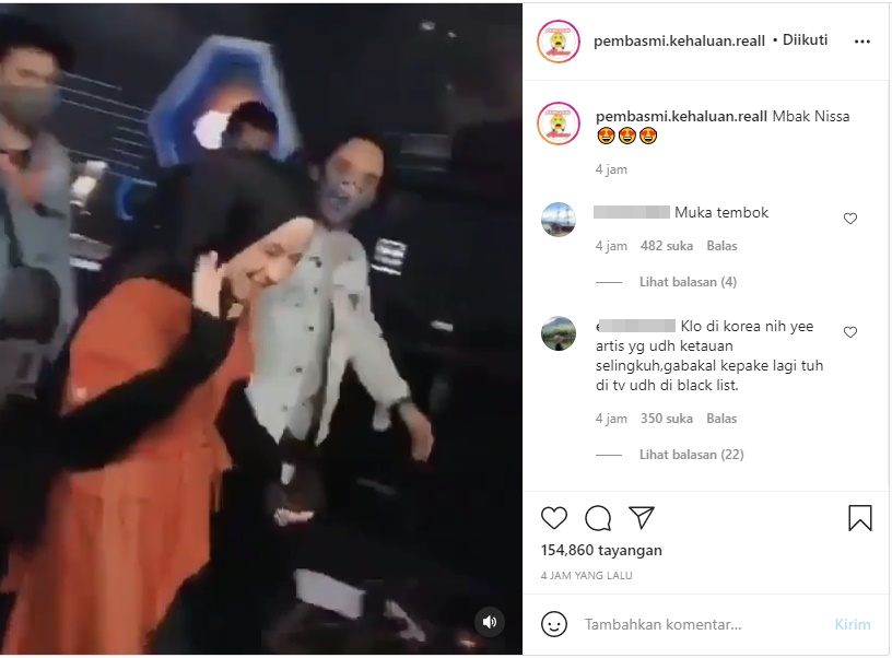 Nissa Sabyan Ramah Ladeni Cipika-Cipiki dengan Wanita Diduga Fans, Malah Disindir Tebal Muka