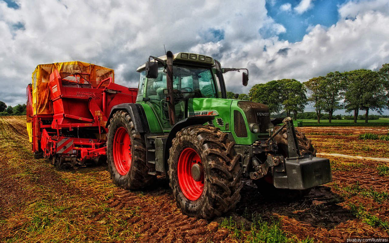 Kesal Lantaran Halangi Jalur Traktor, Petani Ini Tak Sengaja Pindahkan Batu Pembatas Negara