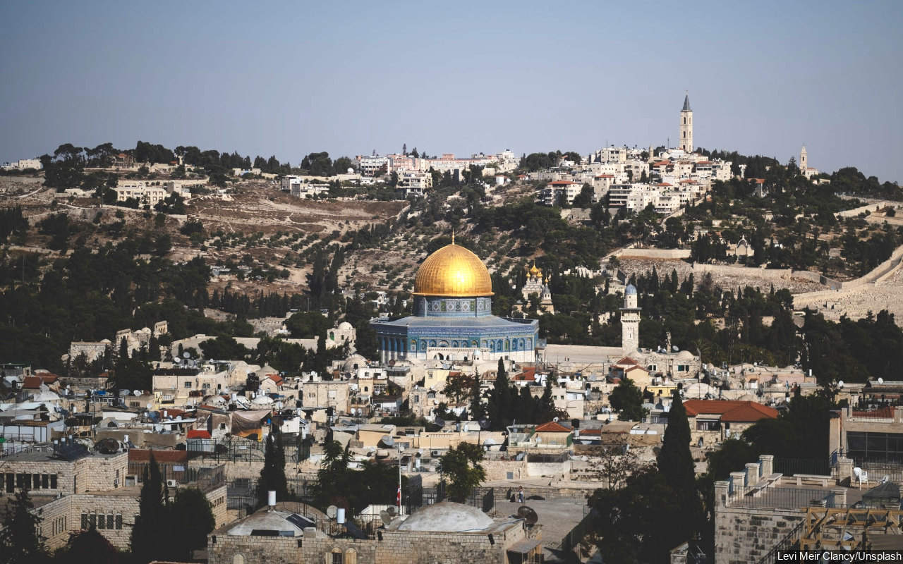Israel-Palestina Masih Panas, Salat Idul Fitri di Masjid Al Aqsa Tetap Berlangsung Khidmat